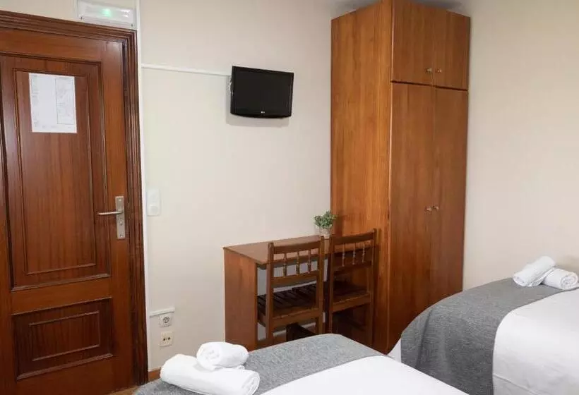 Pensión A Codeseira Melide