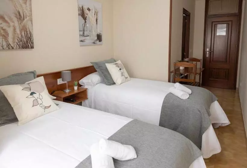 Pensión A Codeseira Melide