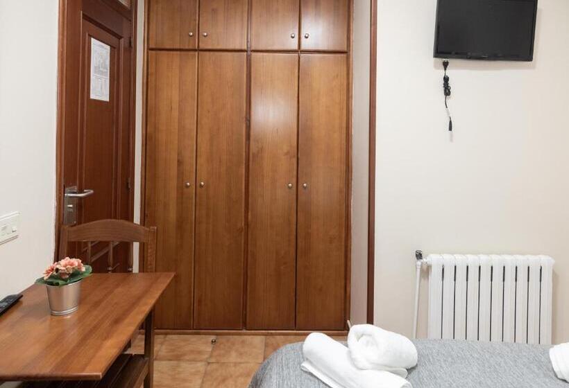 Pensión A Codeseira Melide