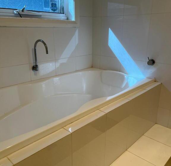 פנסיון Cozy Private Room With Secured Yard Pet Friendly