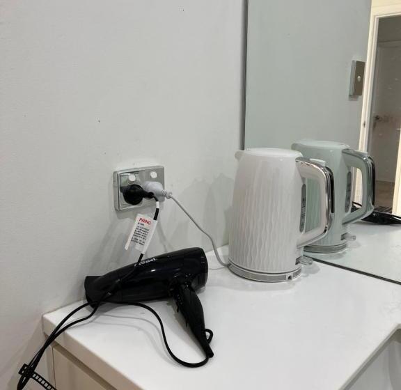 פנסיון Cozy Private Room With Secured Yard Pet Friendly