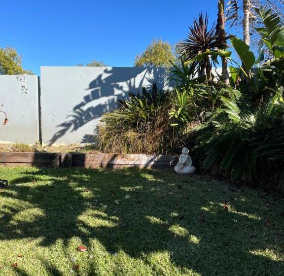 פנסיון Cozy Private Room With Secured Yard Pet Friendly