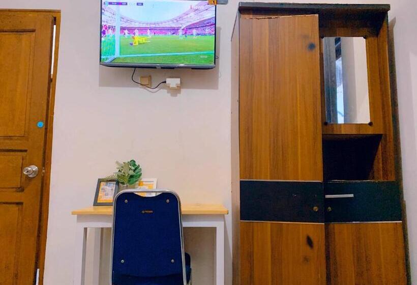 پانسیون Guest House Natasya Priok By Nusalink