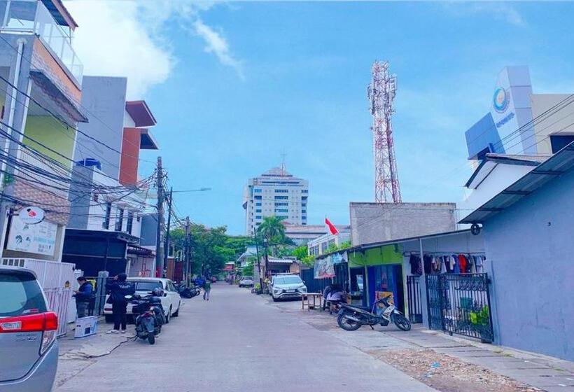 پانسیون Guest House Natasya Priok By Nusalink