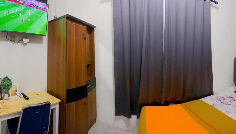 پانسیون Guest House Natasya Priok By Nusalink