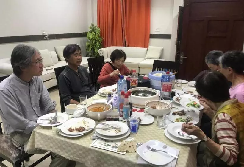 پانسیون Swat Hilltop Resort