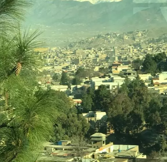 پانسیون Swat Hilltop Resort