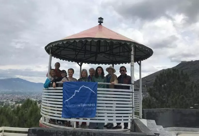 پانسیون Swat Hilltop Resort