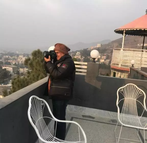 پانسیون Swat Hilltop Resort