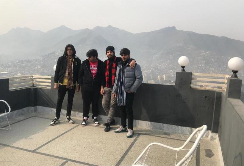 پانسیون Swat Hilltop Resort