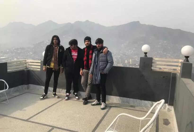 پانسیون Swat Hilltop Resort