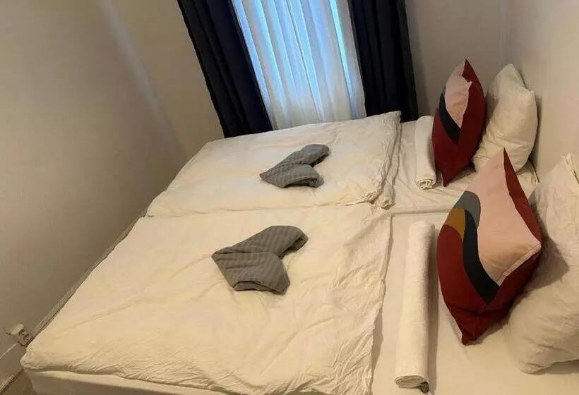 ペンション The Regent Suites