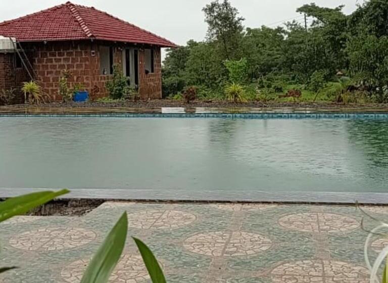 Resort Mountain View Farm & Camping Pali