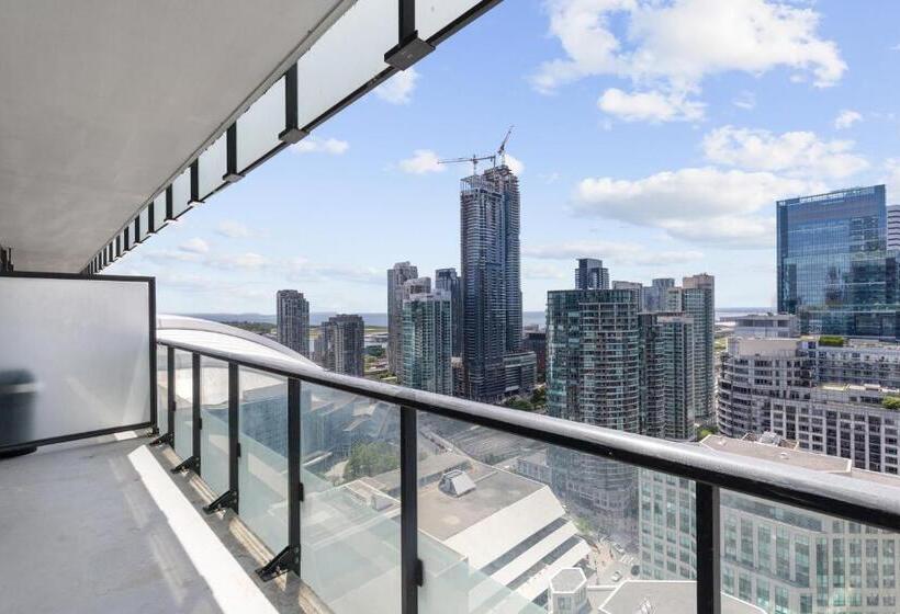 Executive Suite Lakeview Free Parking