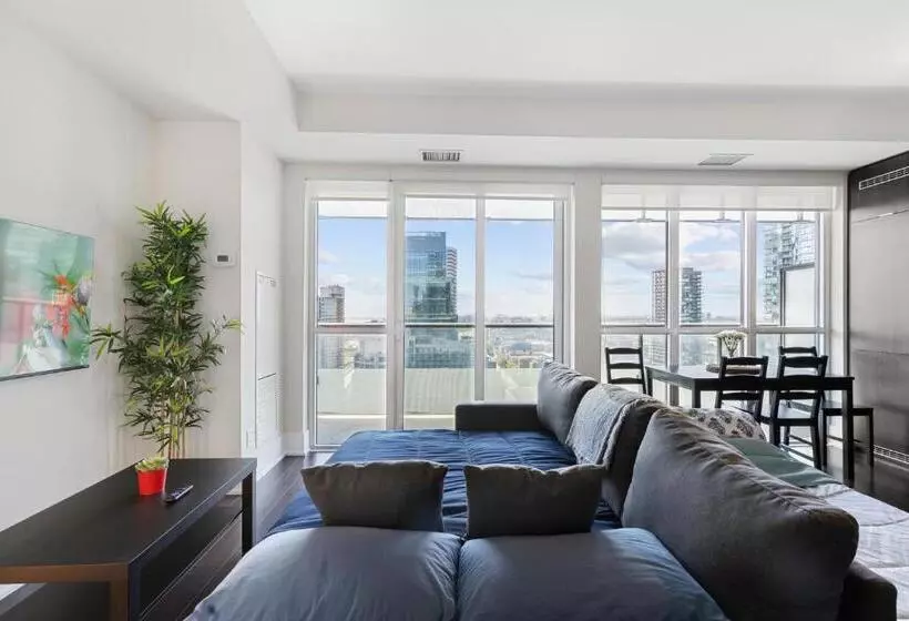 Executive Suite Lakeview Free Parking