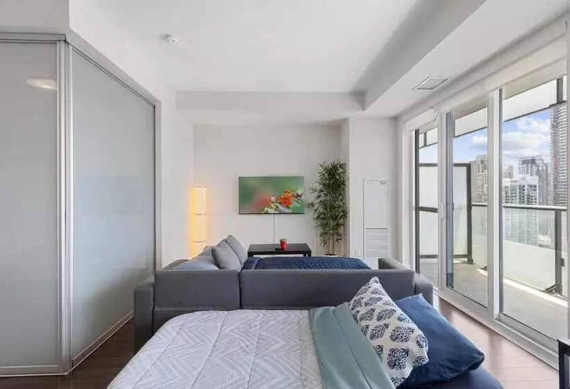 Executive Suite Lakeview Free Parking