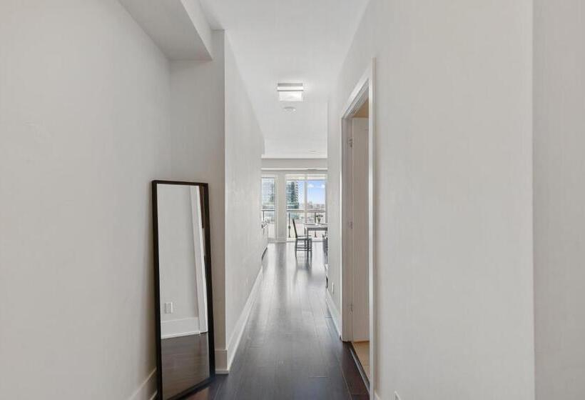 Executive Suite Lakeview Free Parking