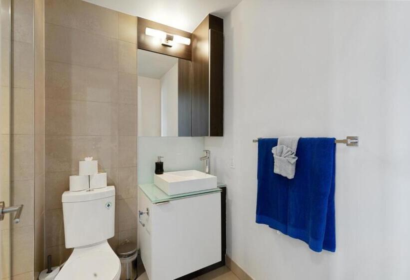 Executive Suite Lakeview Free Parking