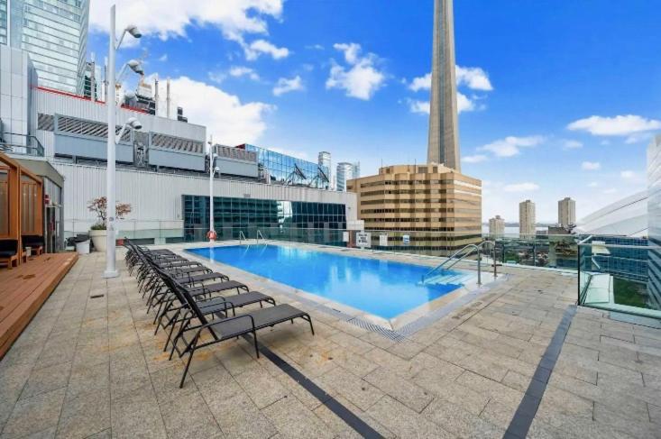 Executive Suite Lakeview Free Parking