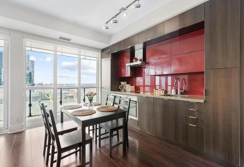 Executive Suite Lakeview Free Parking