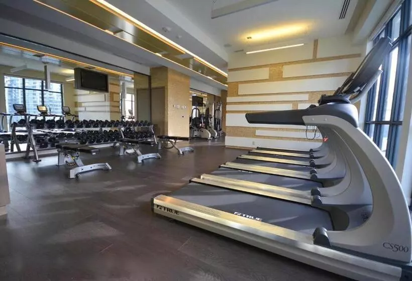 Executive Suite Lakeview Free Parking