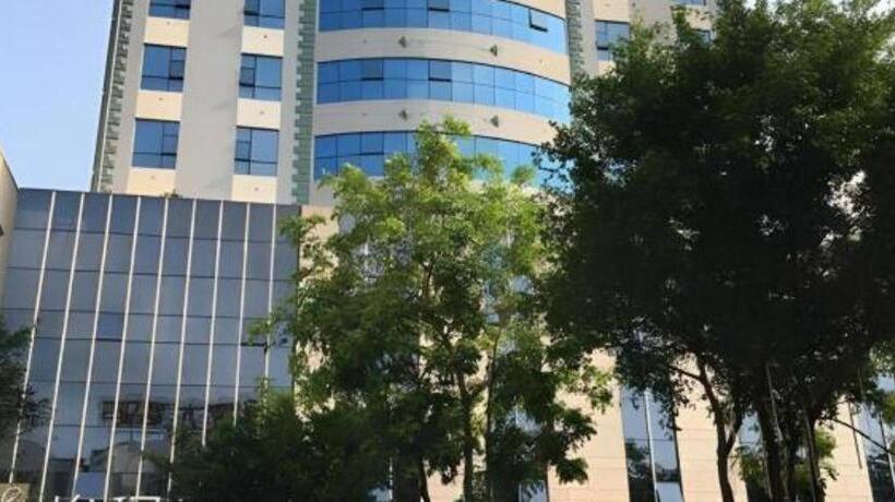 Echeng Hotel Qinzhou Bay Plaza East High Speed Railway Station