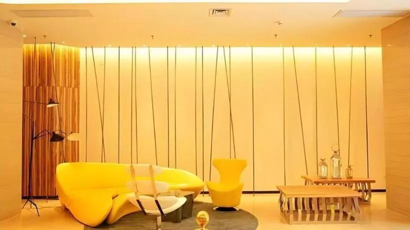 Echeng Hotel Qinzhou Bay Plaza East High Speed Railway Station