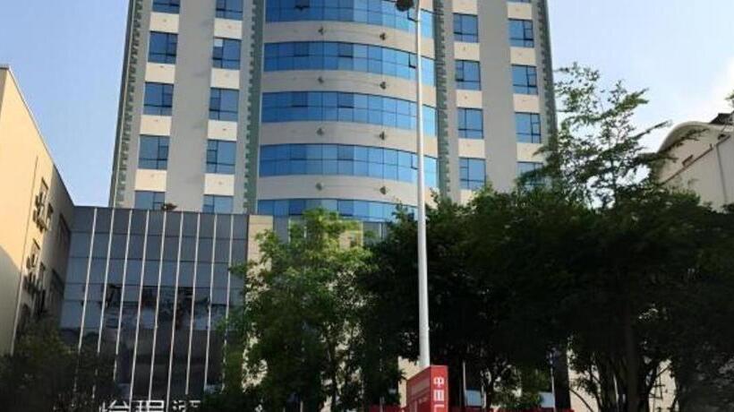 Echeng Hotel Qinzhou Bay Plaza East High Speed Railway Station