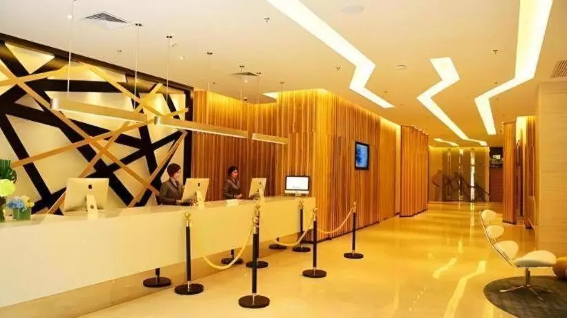 Echeng Hotel Qinzhou Bay Plaza East High Speed Railway Station