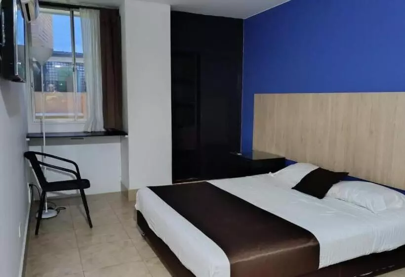 هتل Ariston Cali