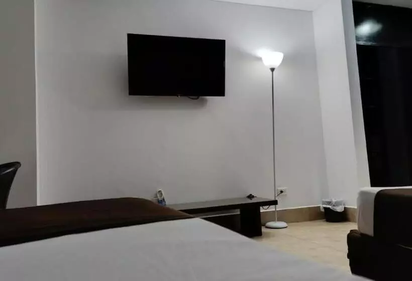 هتل Ariston Cali