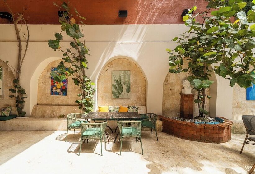 هتل Empyrean Art Deco