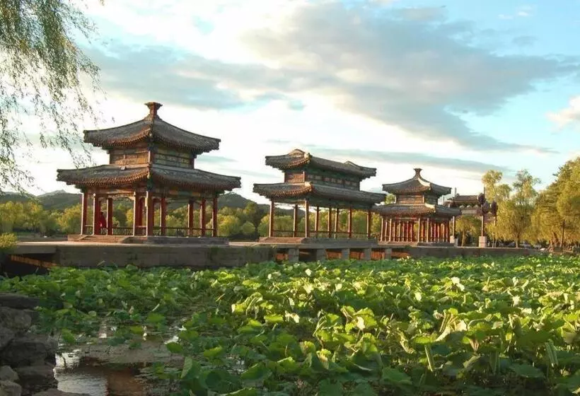 Lavande Hotel Chengde Mountain Resort Railway Station
