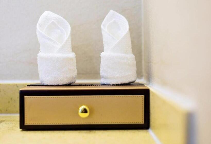 Lavande Hotel Chengde Mountain Resort Railway Station