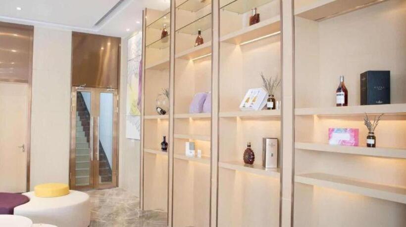 Lavande Hotel Shenzhen North Station Huawei Gangtou Metro Station