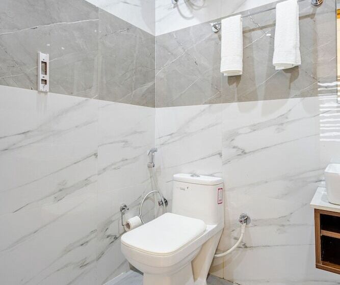 Lime Tree Hotel Genpact Vatika Chowk