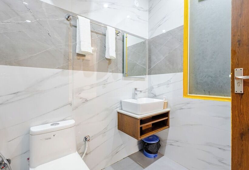 Lime Tree Hotel Genpact Vatika Chowk