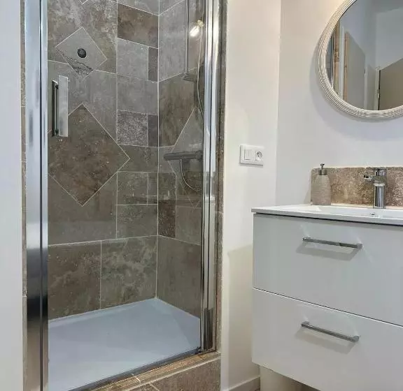 Majatalo Maison Des Ambans Chambres D Hotes Hypercentre 200m De La Gare Et Petit Dejeuner Inclus