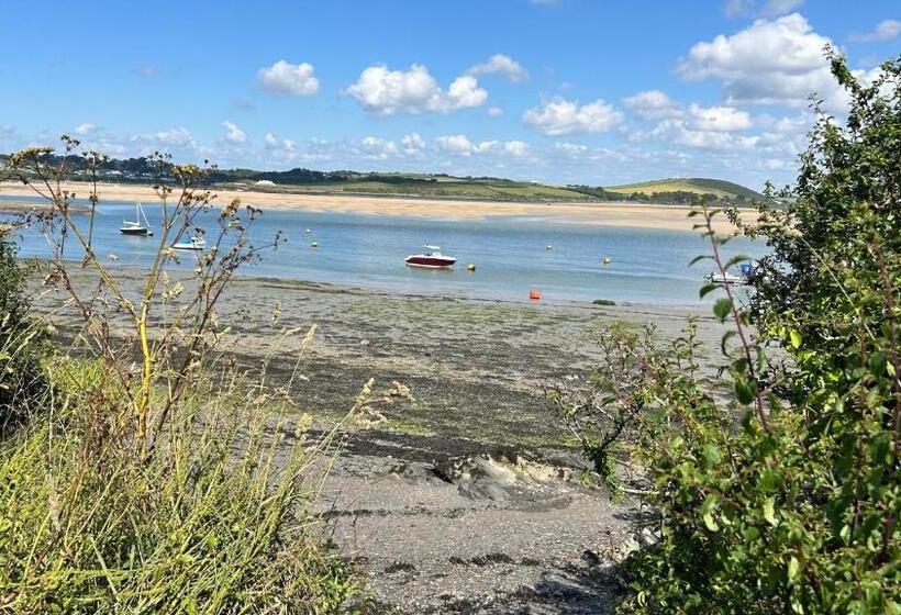 بنسيون Tidal Heights