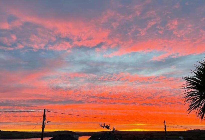 بنسيون Tidal Heights