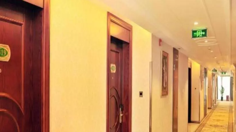 Vienna International Hotel Bazhong East Gate