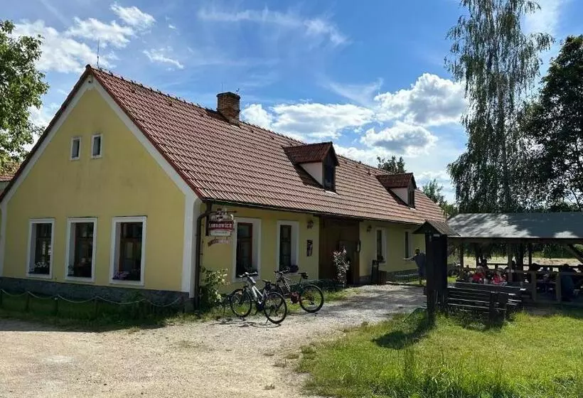 Retkeilymaja U Emy Destinnové