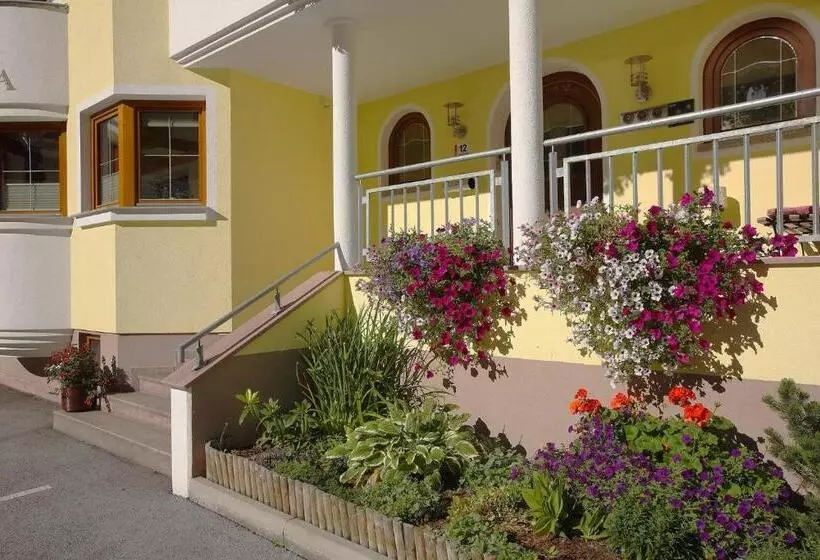 ベッドアンドブレックファースト Garni Concordia