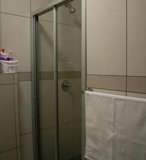 تختخواب و صبحانه Shomer Merensky Apartment