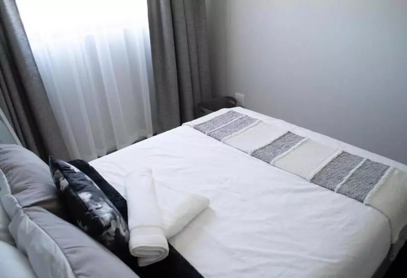 تختخواب و صبحانه Shomer Merensky Apartment