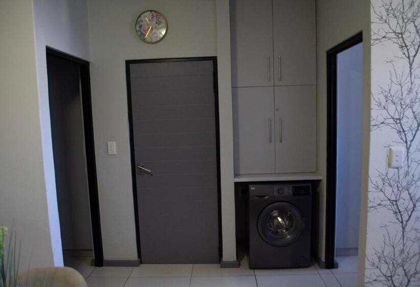 تختخواب و صبحانه Shomer Merensky Apartment