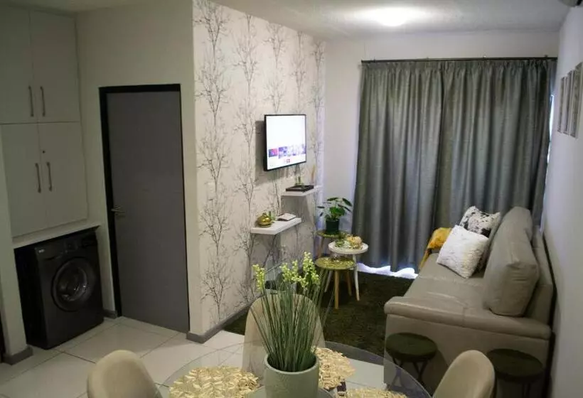 تختخواب و صبحانه Shomer Merensky Apartment