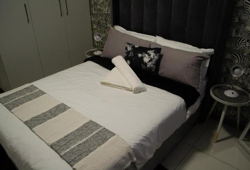 تختخواب و صبحانه Shomer Merensky Apartment