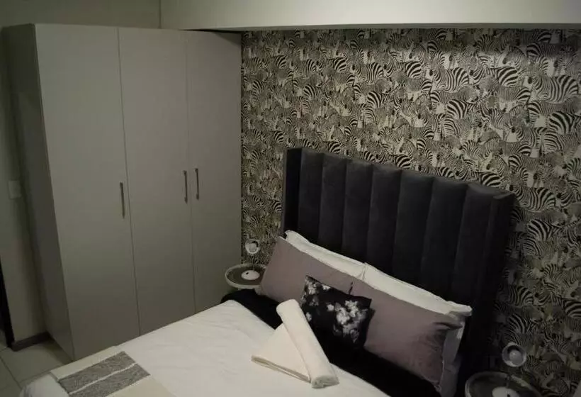 تختخواب و صبحانه Shomer Merensky Apartment