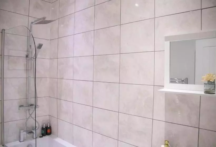 Fortunae City Center Ensuite Apartments